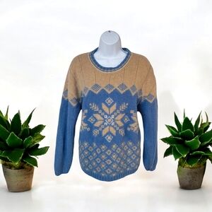 Maurices Wool Cozy Winter Fashion Crewneck Sweater Snowflake print Casual Size M